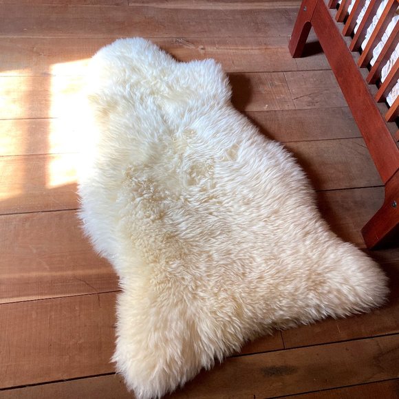 Genuine Sheepskin Rug 100% Natural From Our Farm - Picture 5 of 8